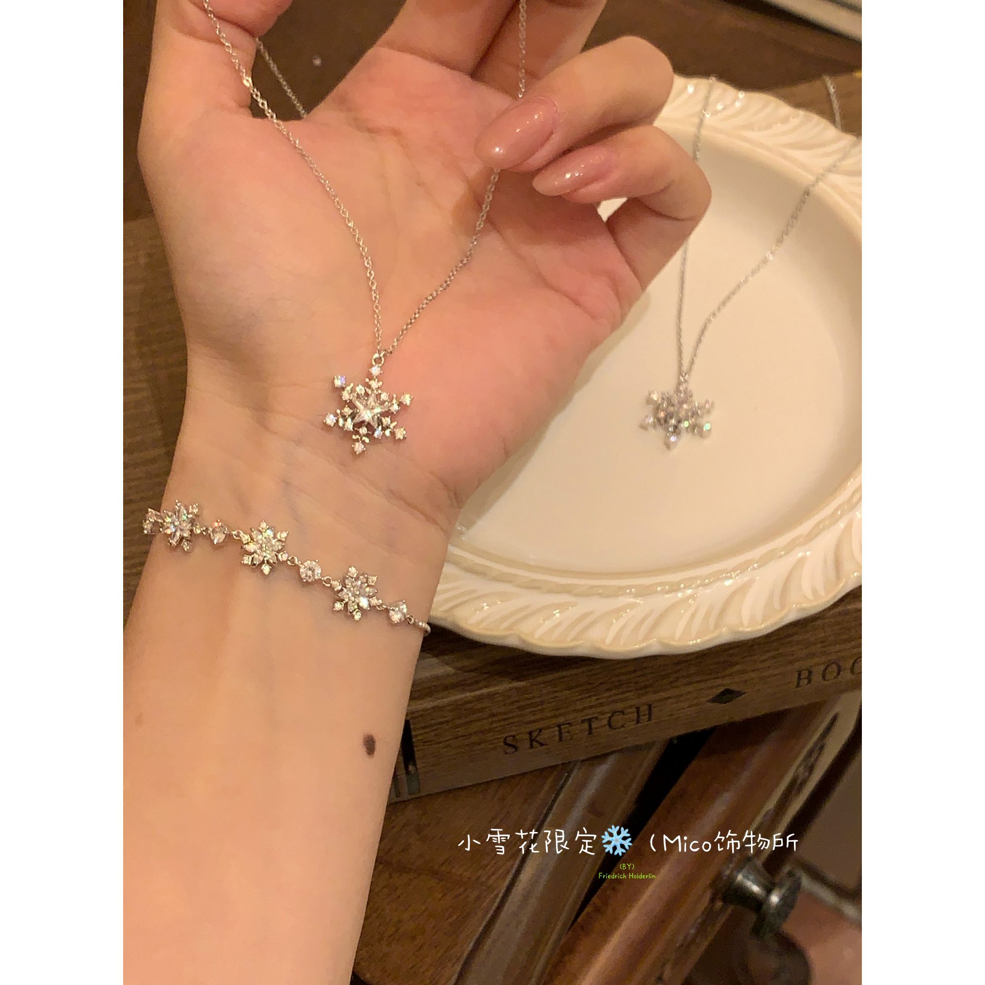 铜合金合成锆石项链 冬天甜美可旋转雪花项链女