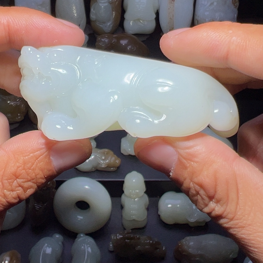 飞***扬和田玉（糖玉）未镶嵌颈饰