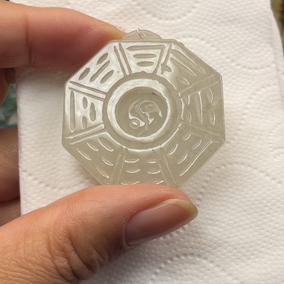 翡翠未镶嵌颈饰翡翠八卦