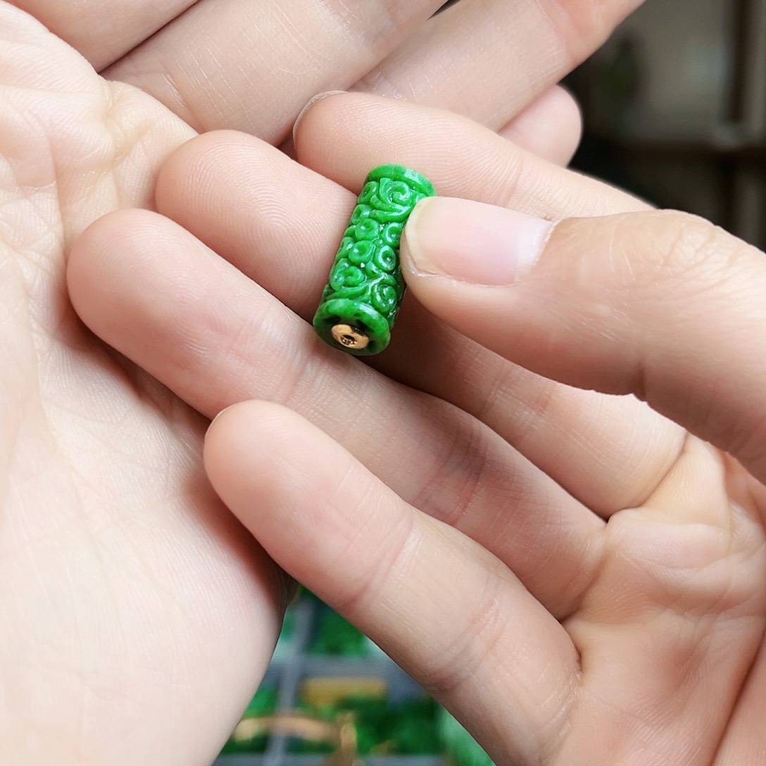 翡翠颈饰18K金镶嵌吊坠