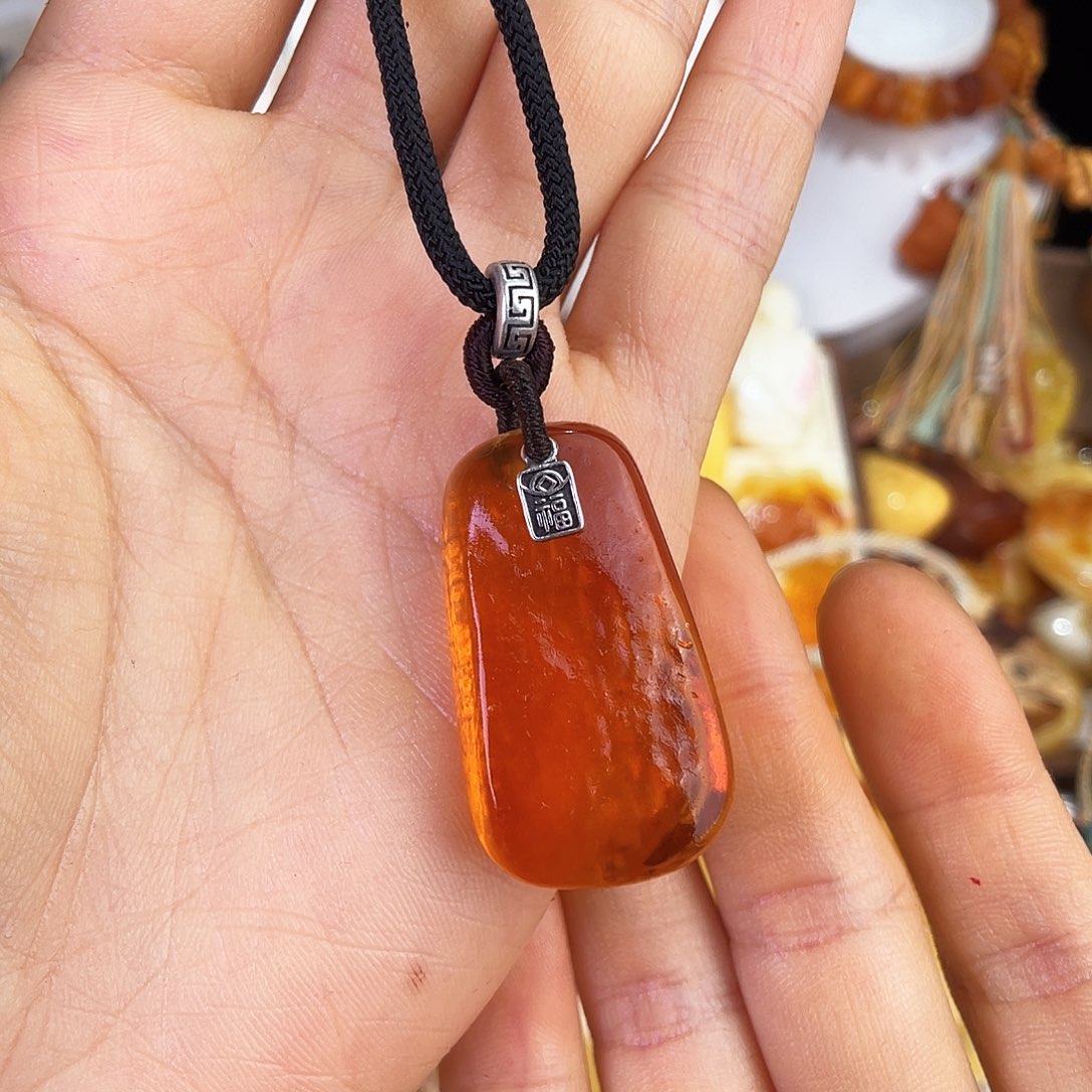 未镶嵌琥珀珠宝奇石，