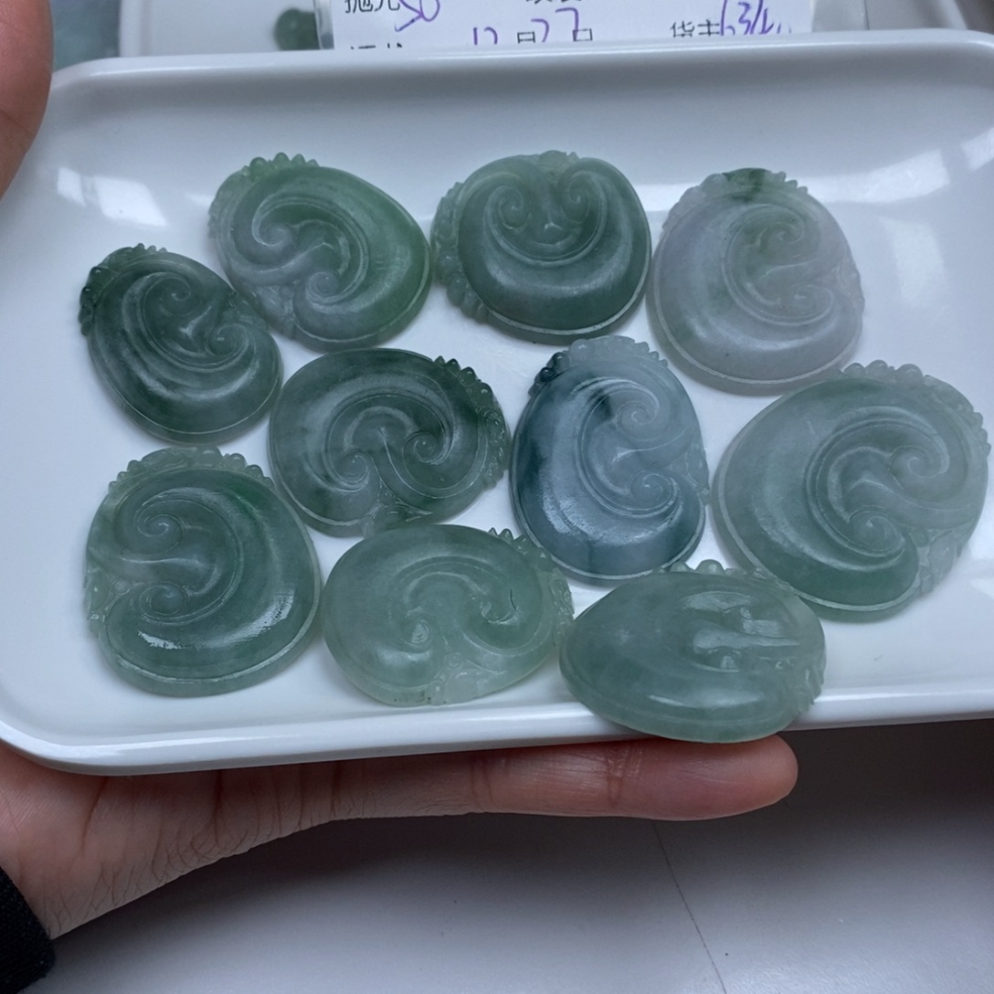 辛***吉定制翡翠未镶嵌翡翠