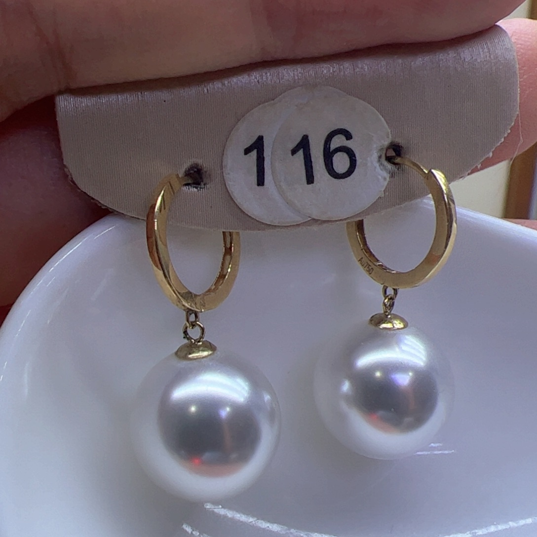 18K金镶嵌淡水珍珠耳饰