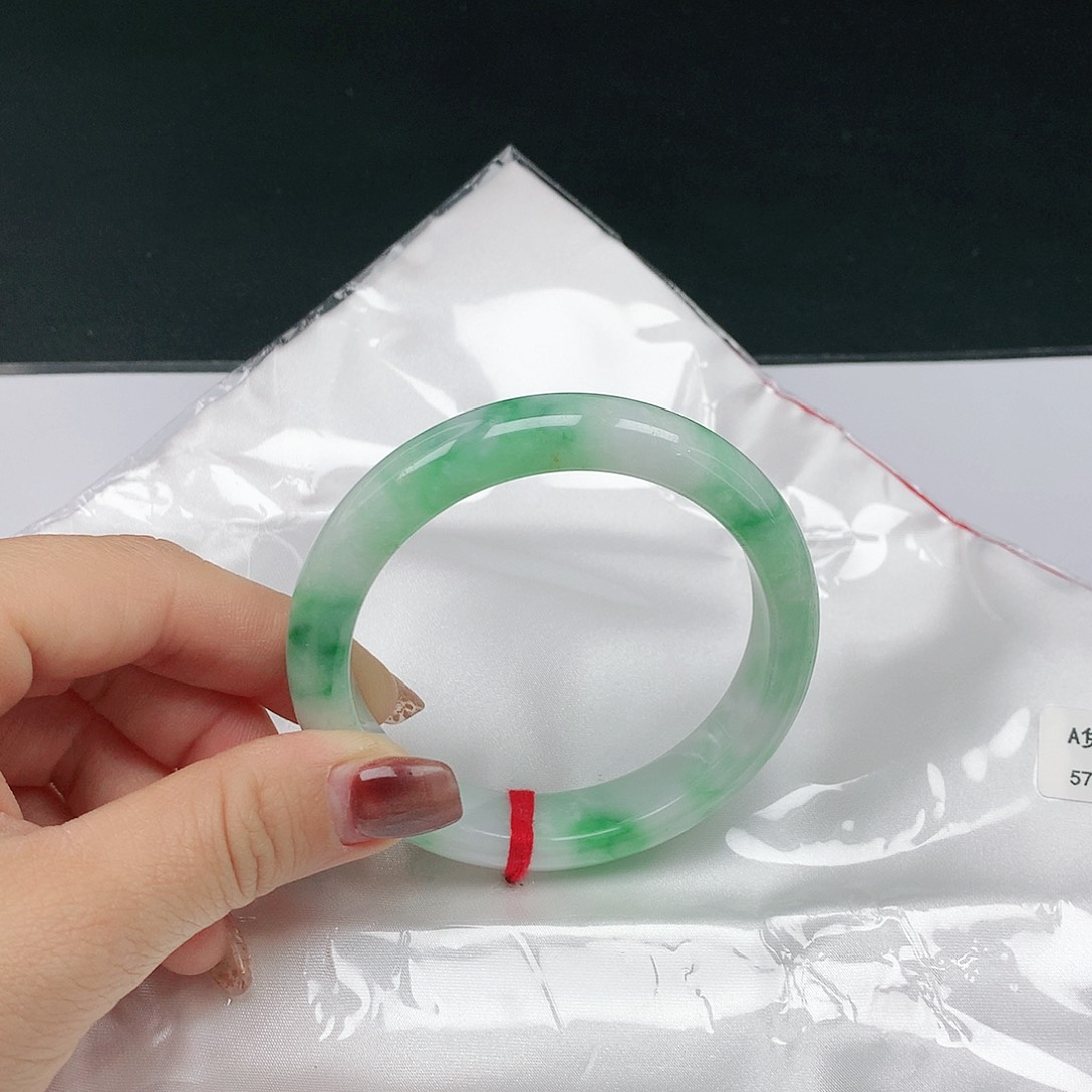 翡翠手镯未镶嵌翡翠041
