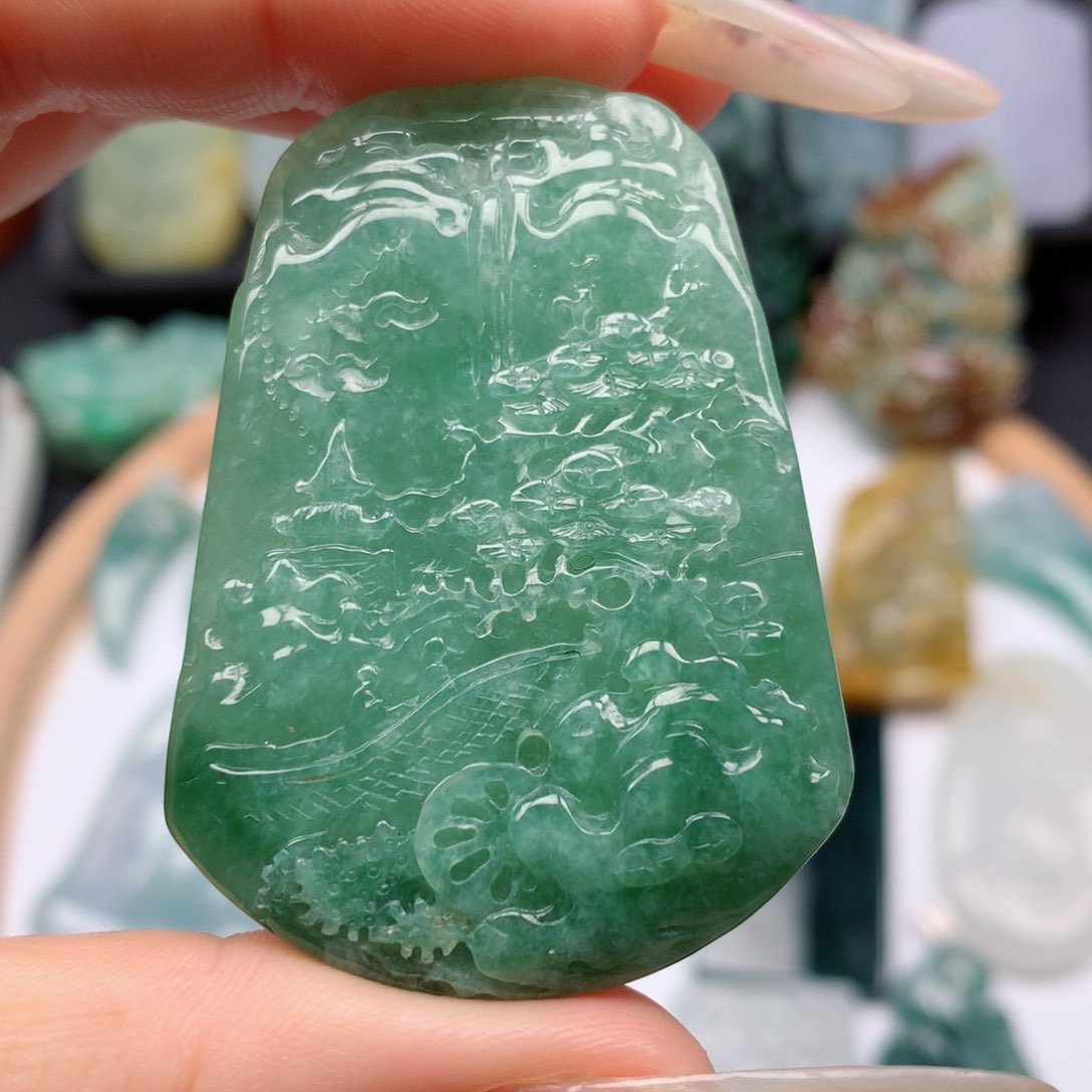 【闪购商品】翡翠颈饰未镶嵌山水