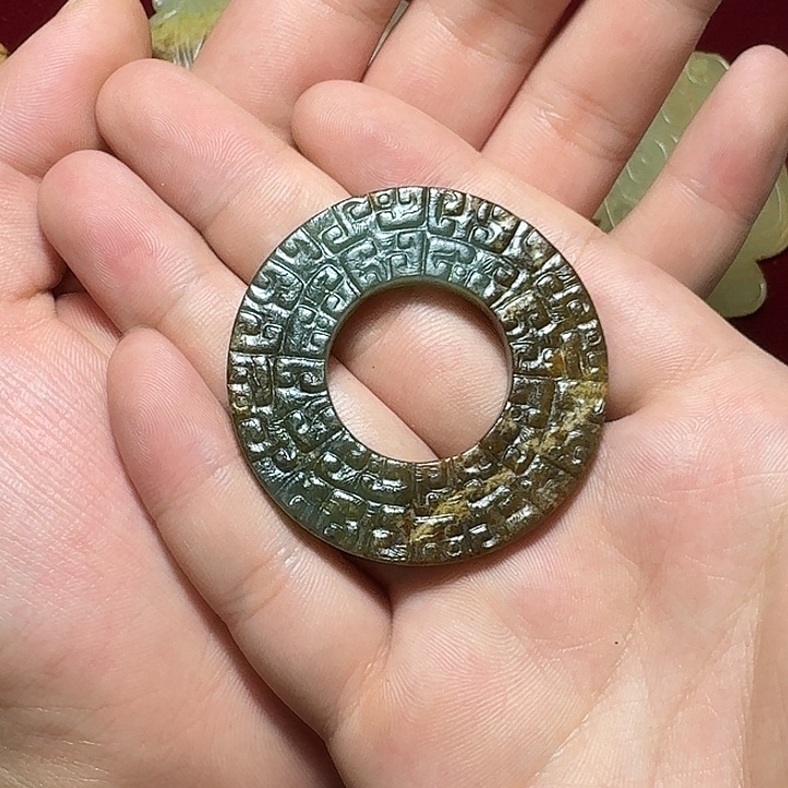 K***C和田玉未镶嵌挂件