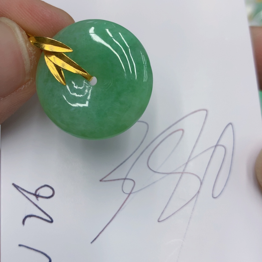 翡翠颈饰18K金镶嵌翡翠