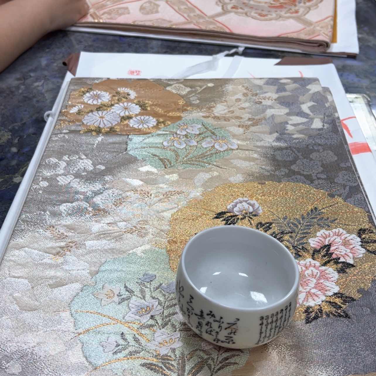 【闪购商品】柔*陶瓷马克杯带盖勺