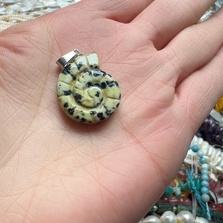 玛瑙/玉髓未镶嵌珠宝半成品一个24mm斑点石吊坠