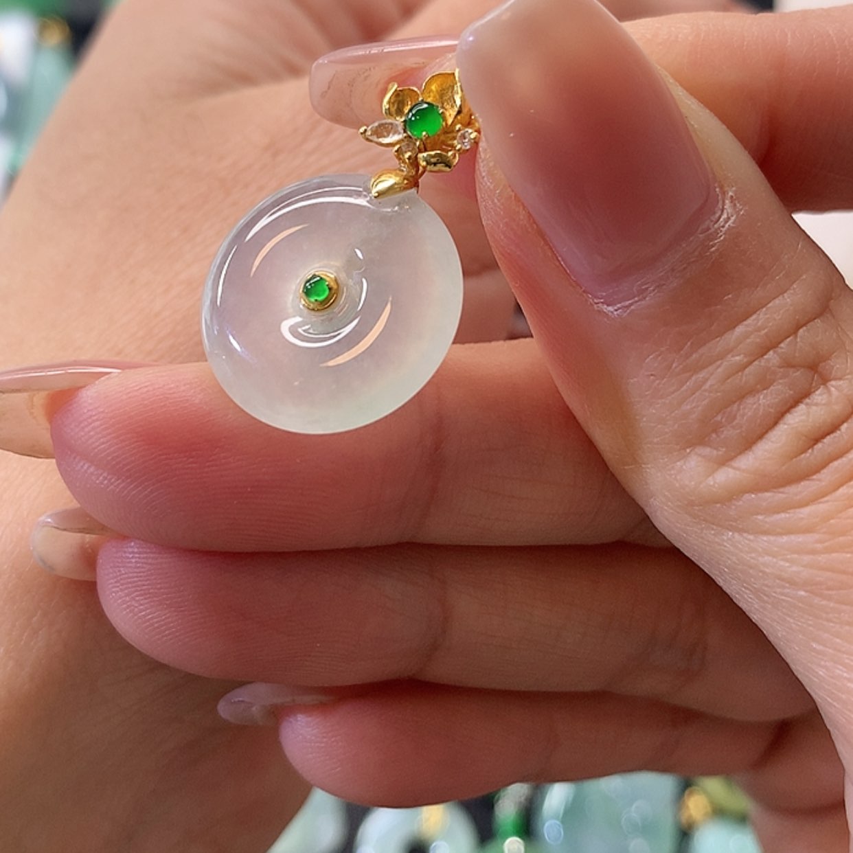 【闪购商品】翡翠吊坠(赠链)18K金镶嵌