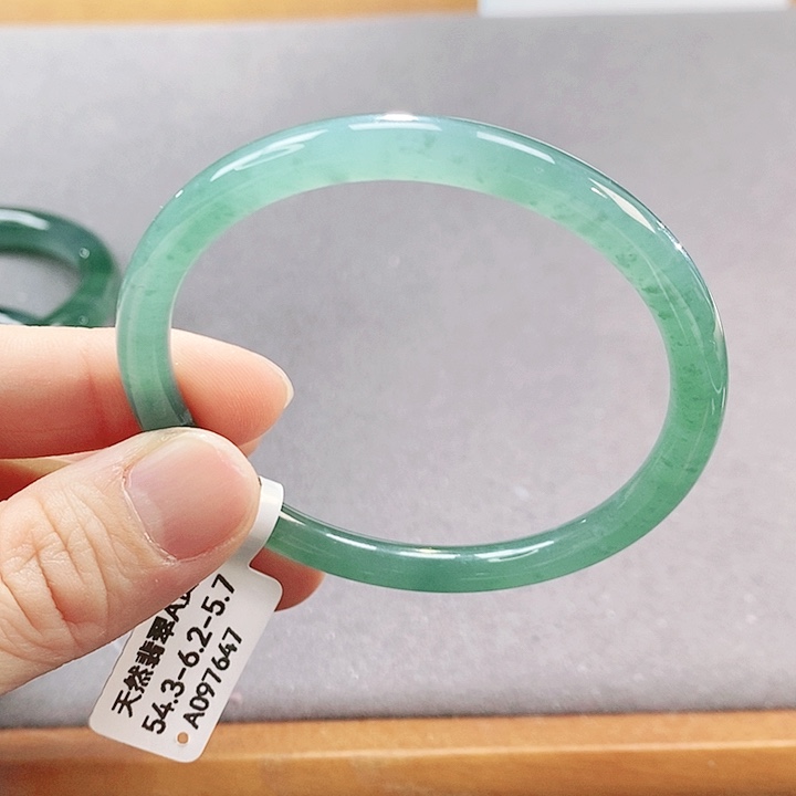 【闪购商品】翡翠手镯（圆镯）未镶嵌