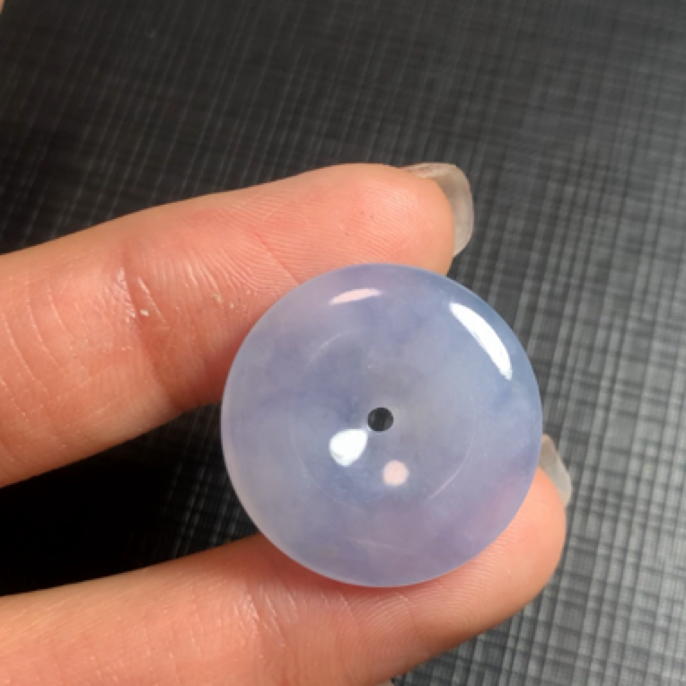 天然冰种缅甸翡翠吊坠