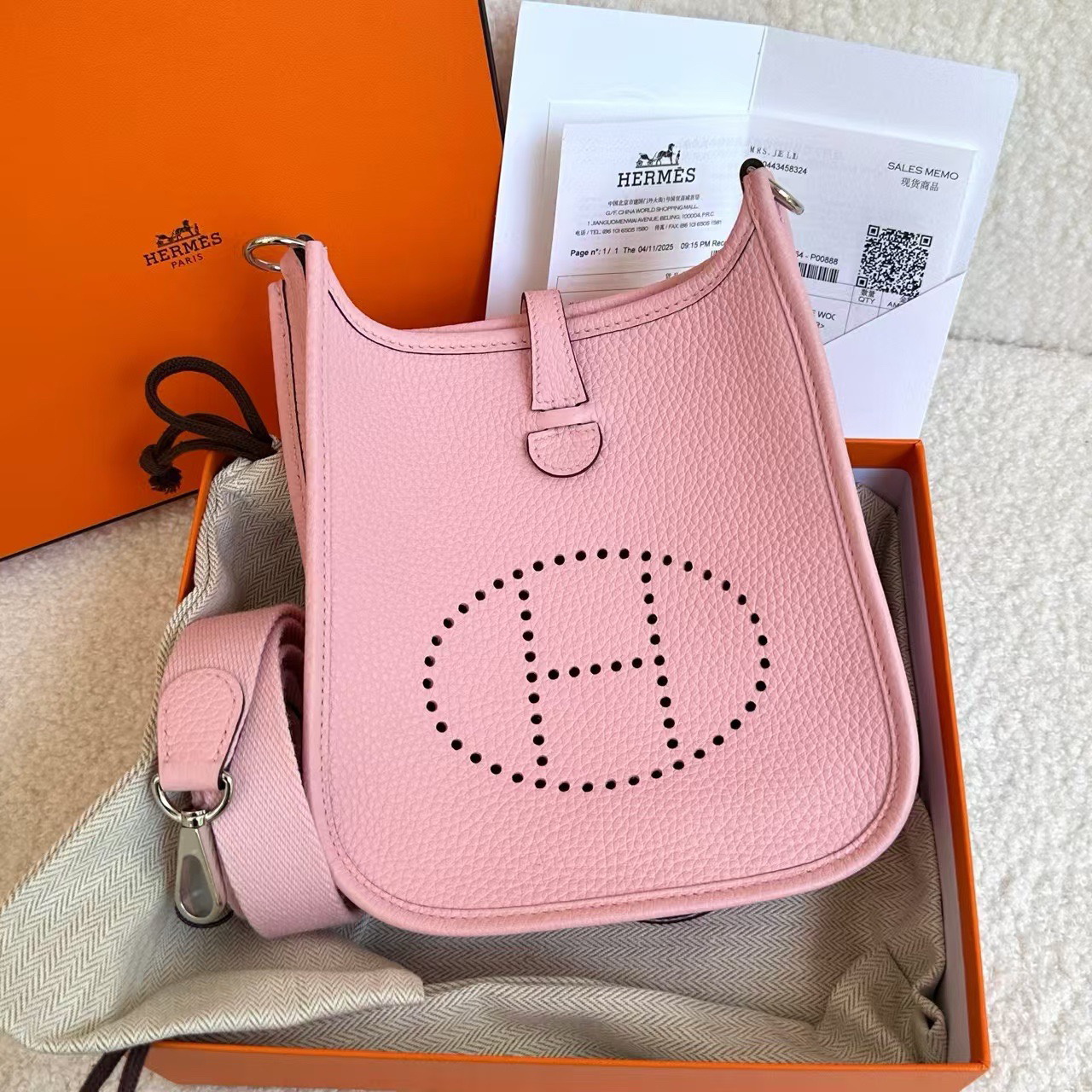 未使用 Hermes/爱马仕 mini Evelyne樱花粉附件：盒子尘袋小票