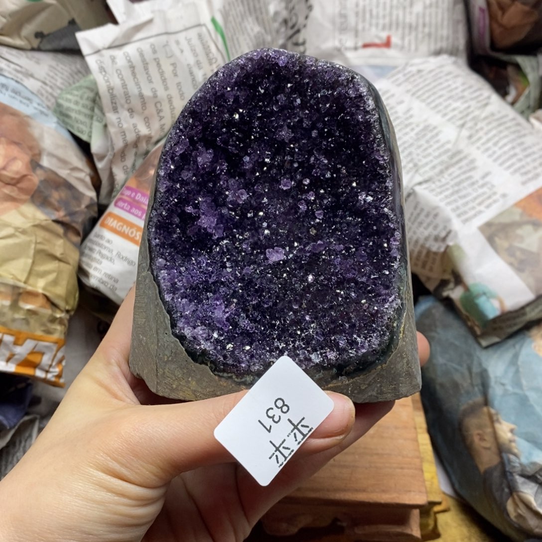 紫晶乌拉圭未镶嵌