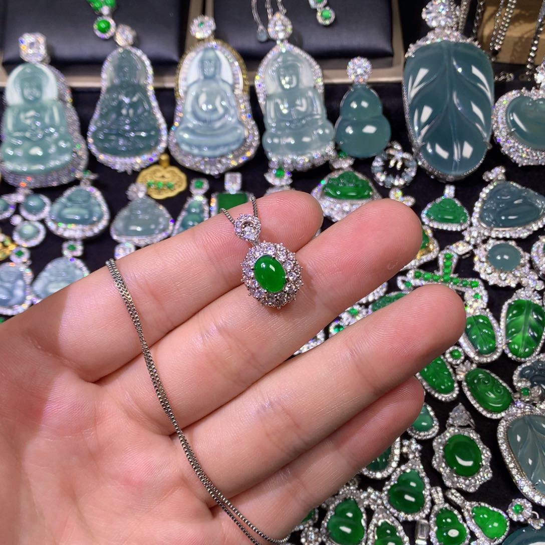 翡翠未镶嵌颈饰77777777777777