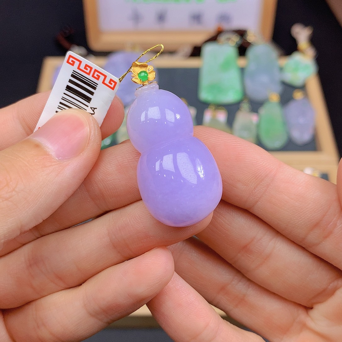 颈饰18K金镶嵌翡翠翡翠