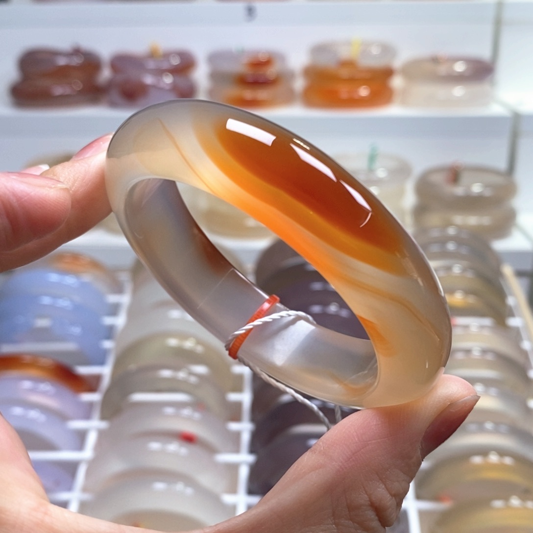 玛瑙/玉髓手镯未镶嵌