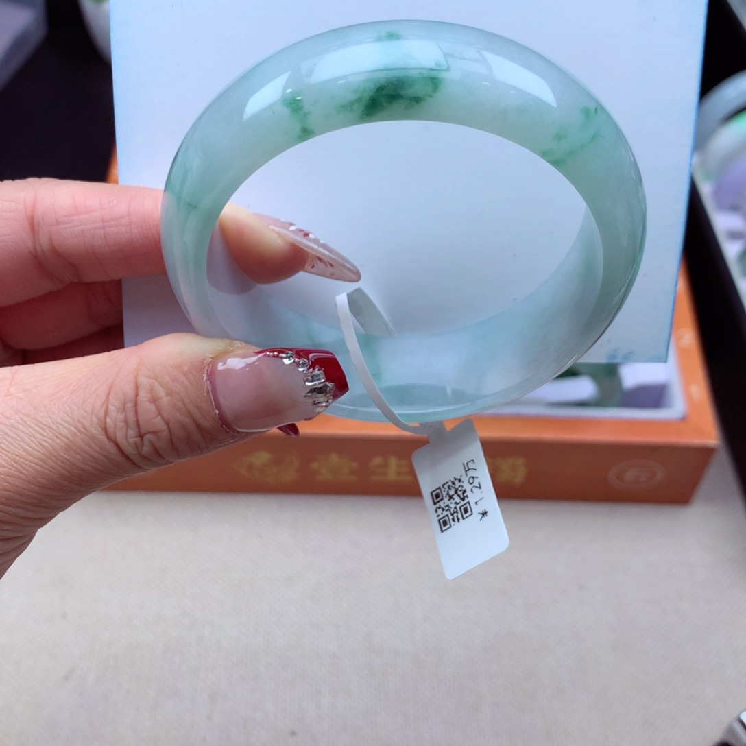 翡翠手镯未镶嵌缅甸翡翠手镯