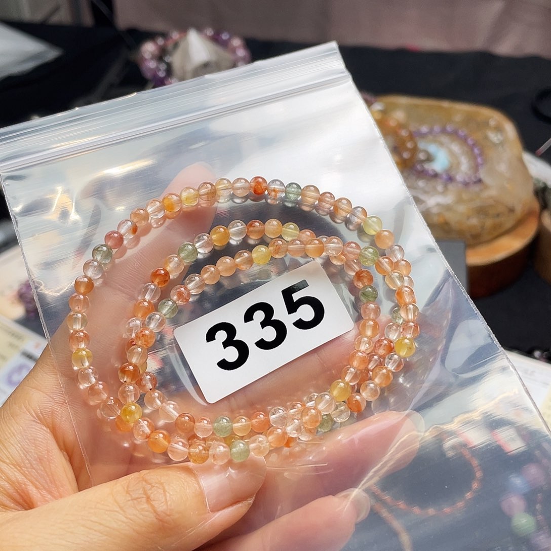 水晶手串未镶嵌手串335。 