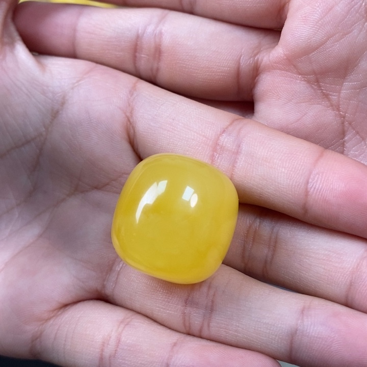 琥珀裸石未镶嵌桶珠