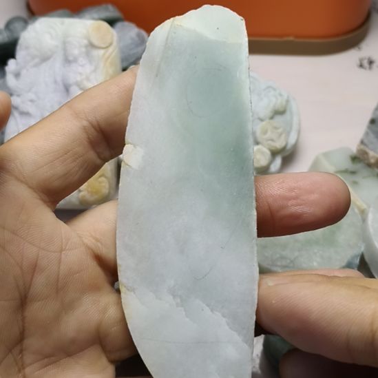 翡翠未镶嵌颈饰挂件