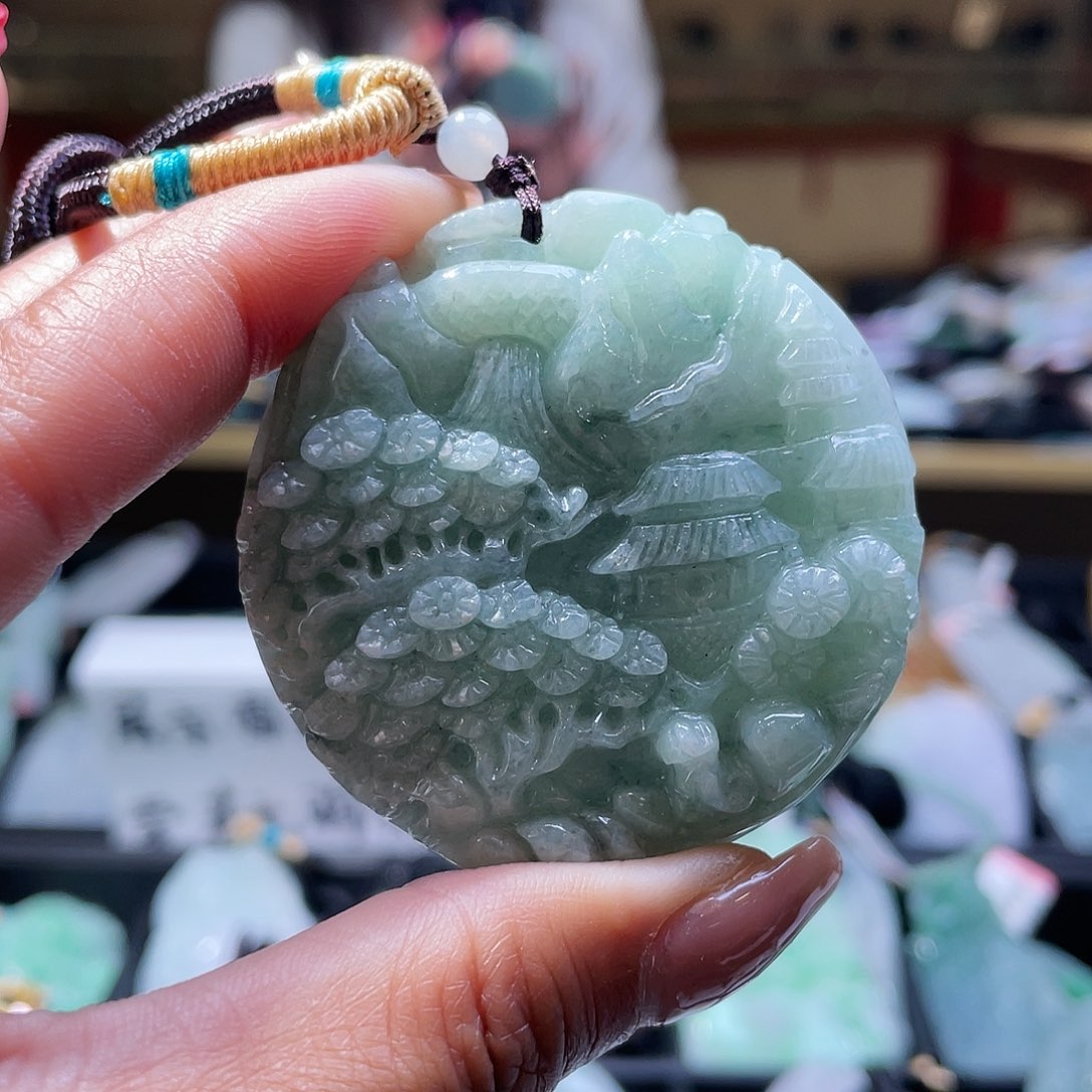 翡翠颈饰未镶嵌一个