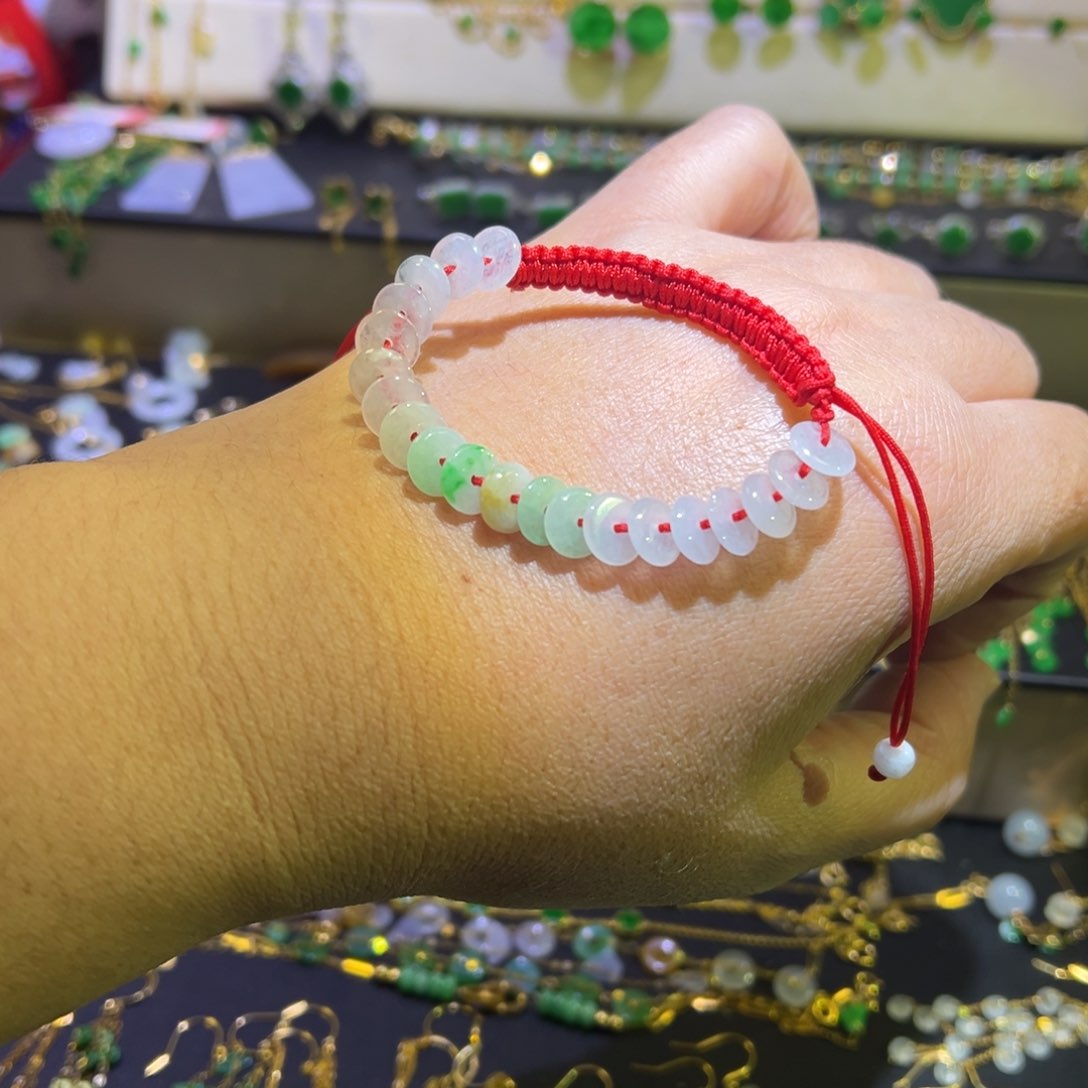 颈饰未镶嵌翡翠手绳