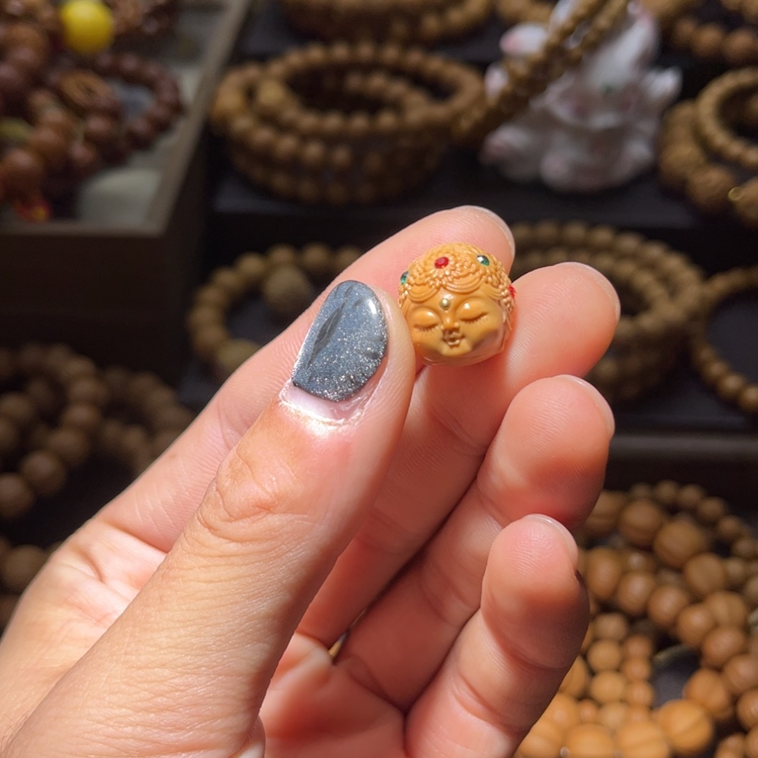 钱***陈吊坠猴头核桃绿度母全品无瑕无药