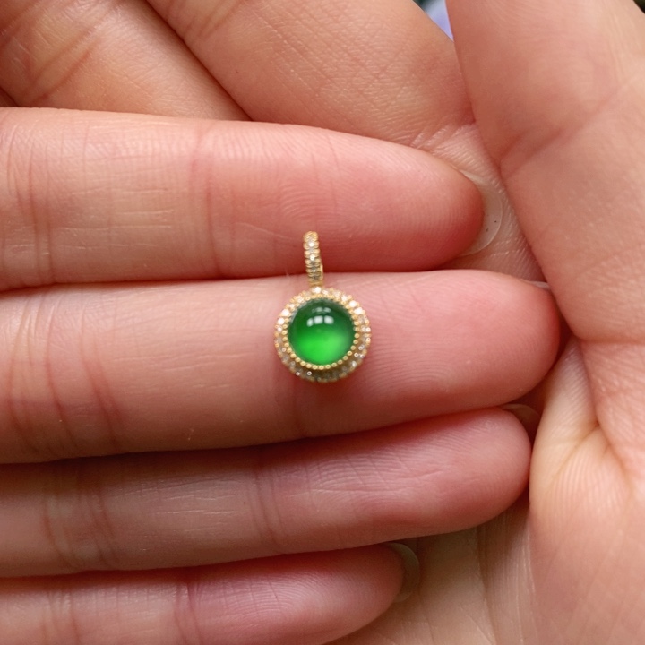 翡翠颈饰未镶嵌吊坠