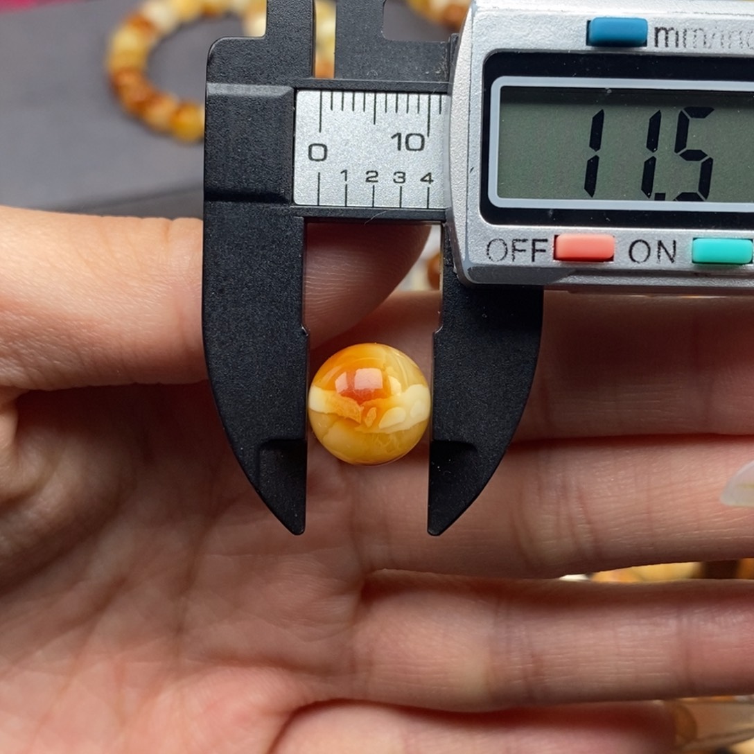 蜜蜡珠宝奇石未镶嵌