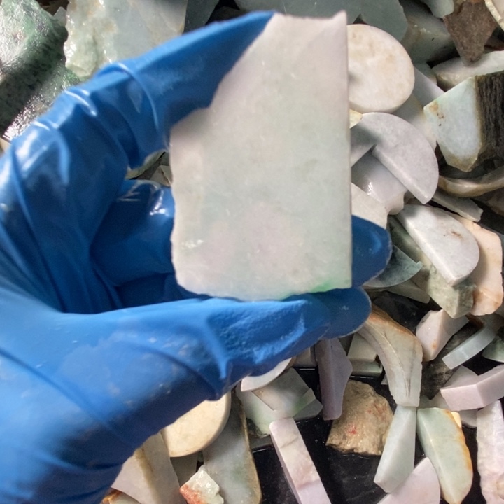 翡翠颈饰未镶嵌天然翡翠