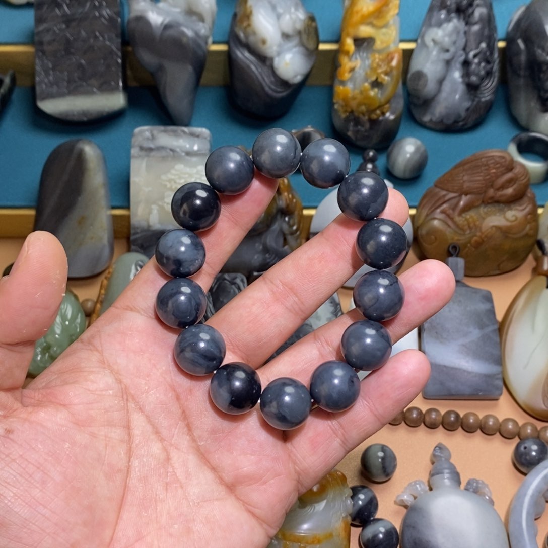 未镶嵌和田玉把件