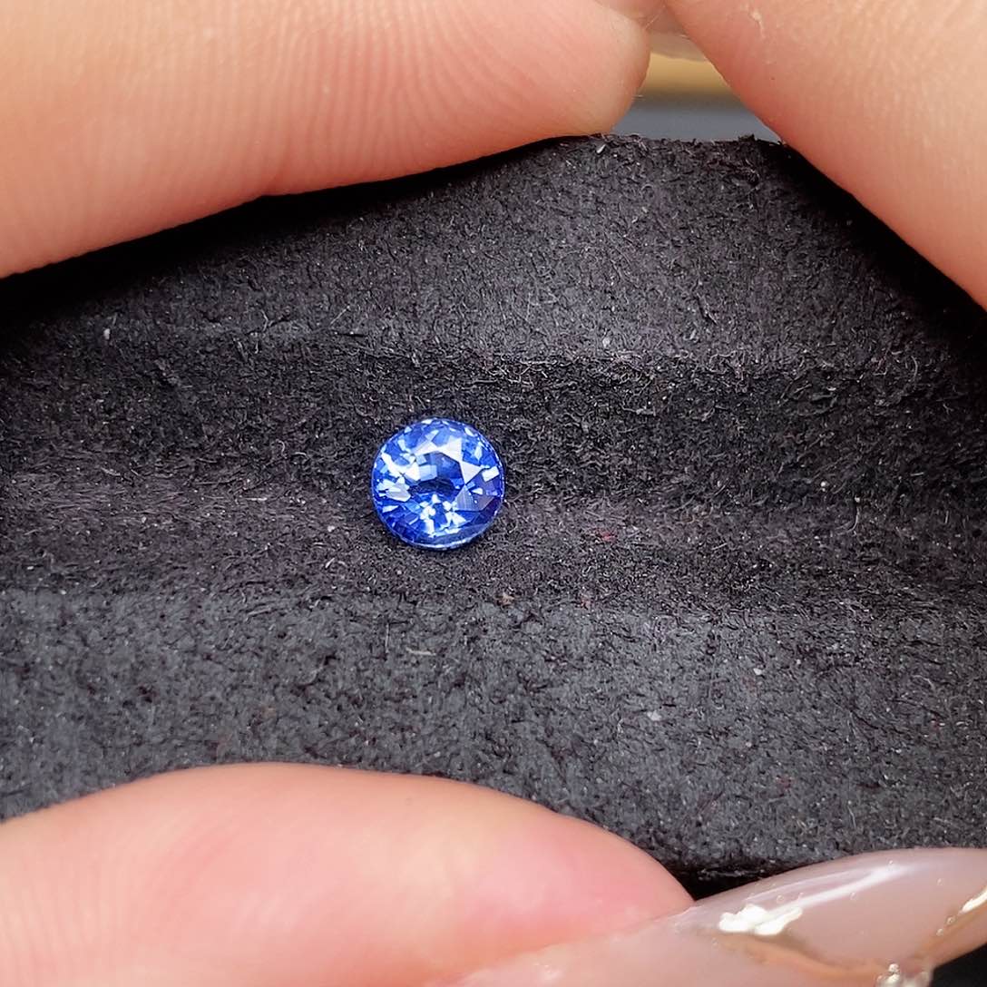 蓝宝石裸石未镶嵌新货福利价矢车菊0.92ct/0075