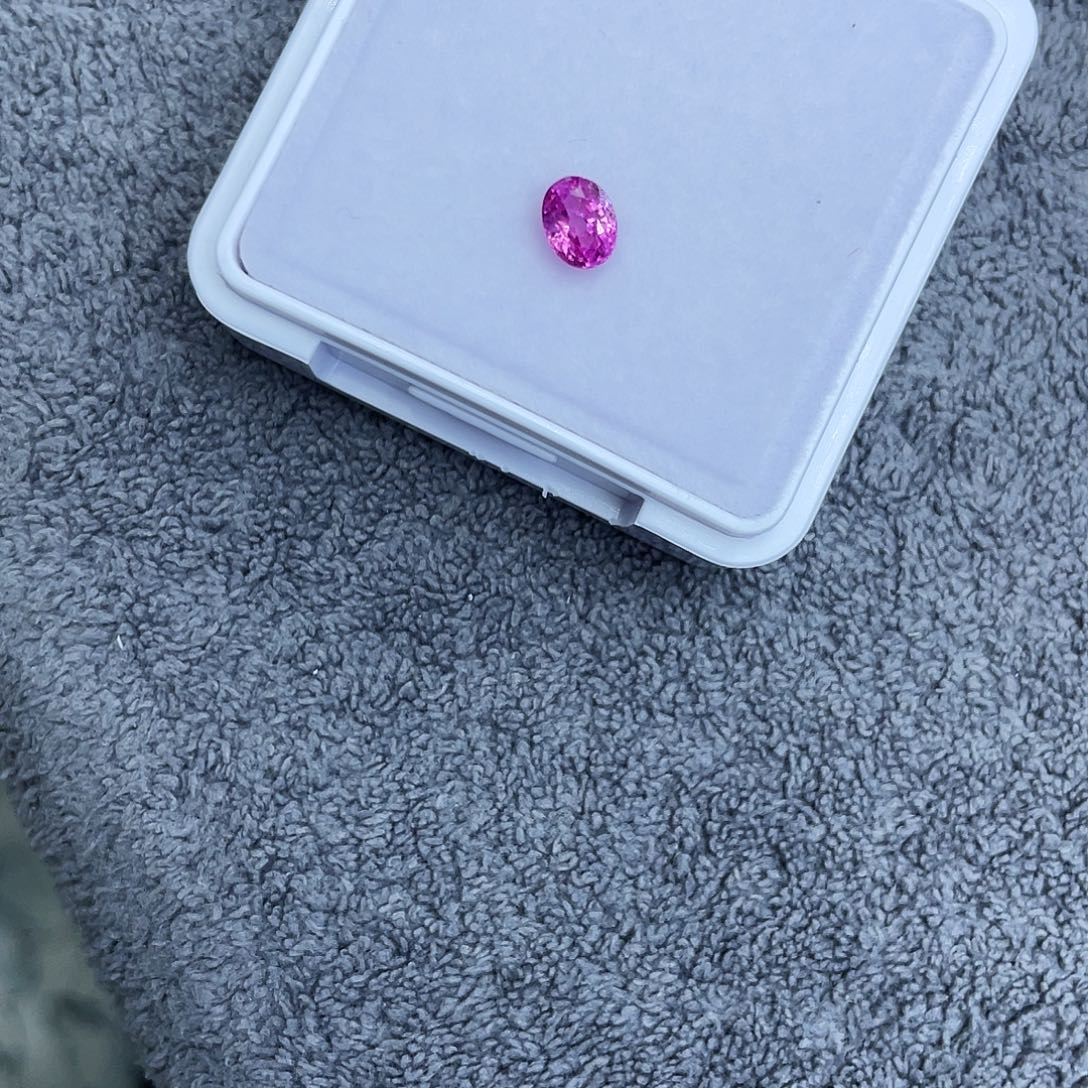 T***Q蓝宝石裸石0.56Ct