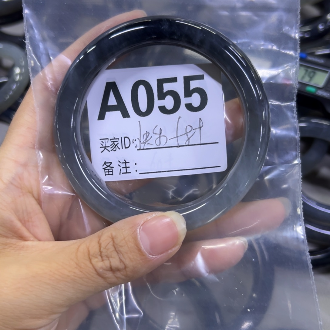 快***新蛇纹石玉未镶嵌手镯