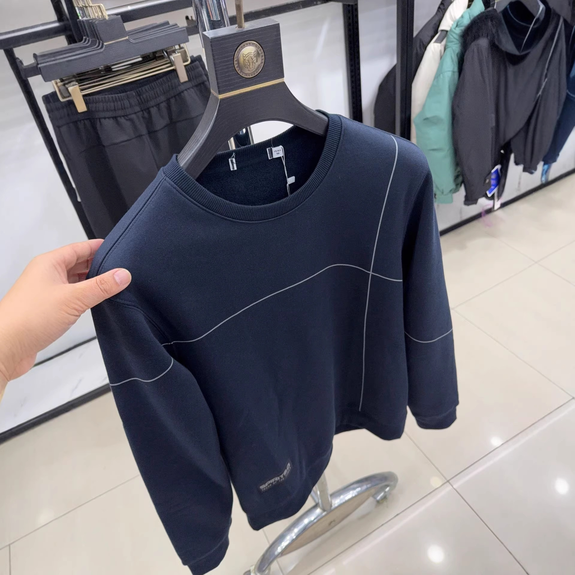 【H家】加绒加厚休闲风圆领卫衣藏青明线装饰保暖套头长袖4Y229