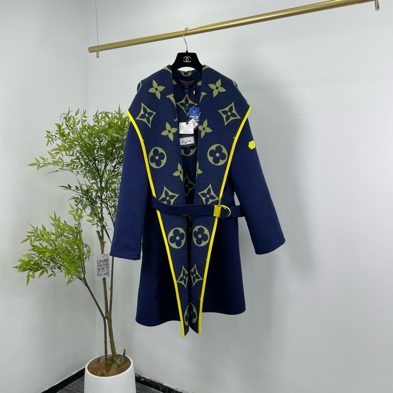 全新未使用 LouisVuitton/路易威登 内里满印老花浴袍大衣 42码/