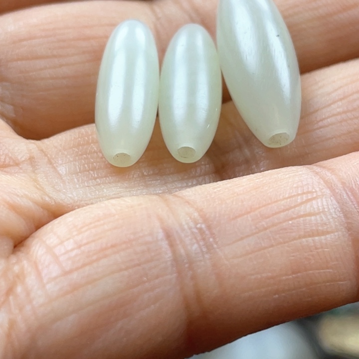 黄***刚和田玉未镶嵌颈饰