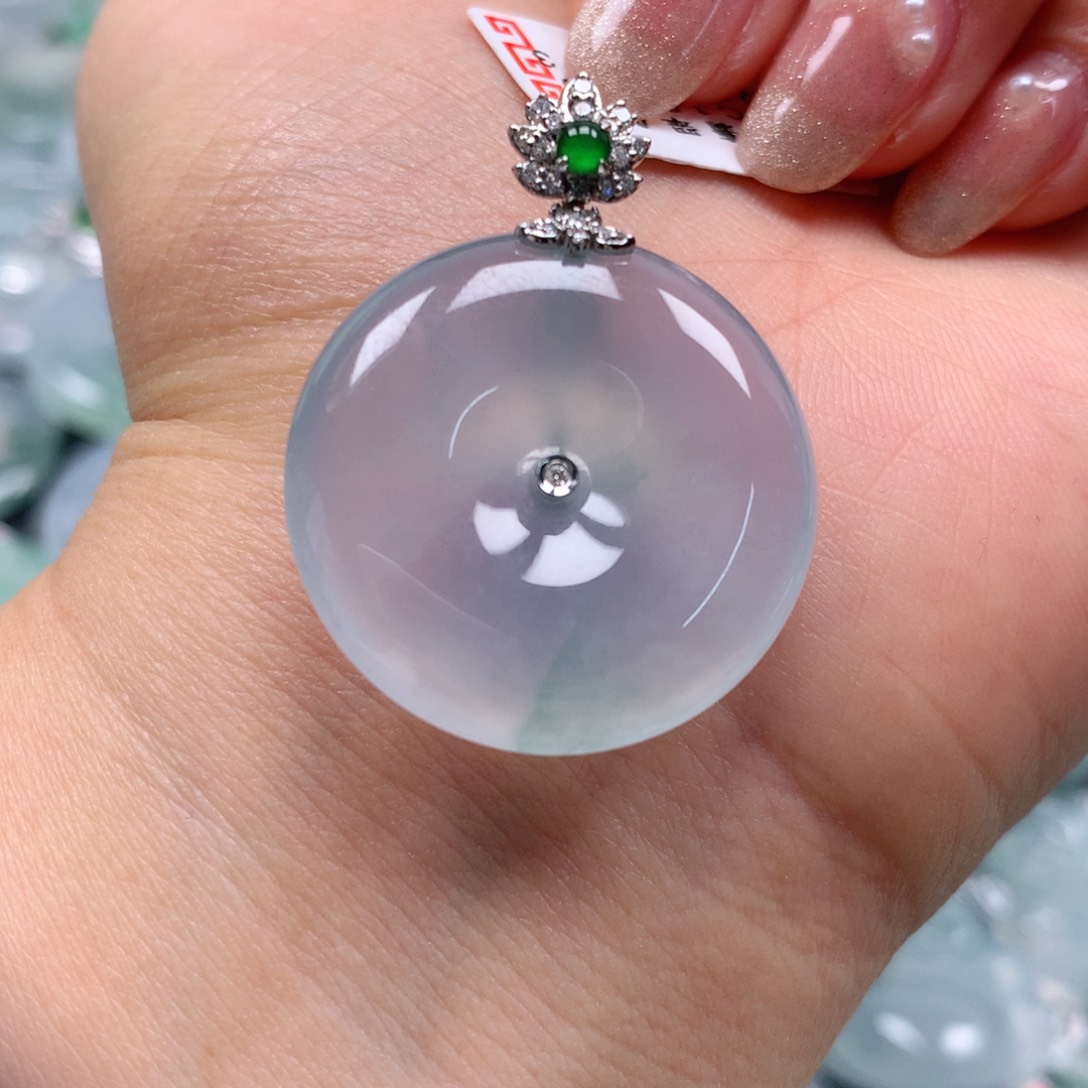 翡翠颈饰18K金镶嵌叮*宝天然翡翠