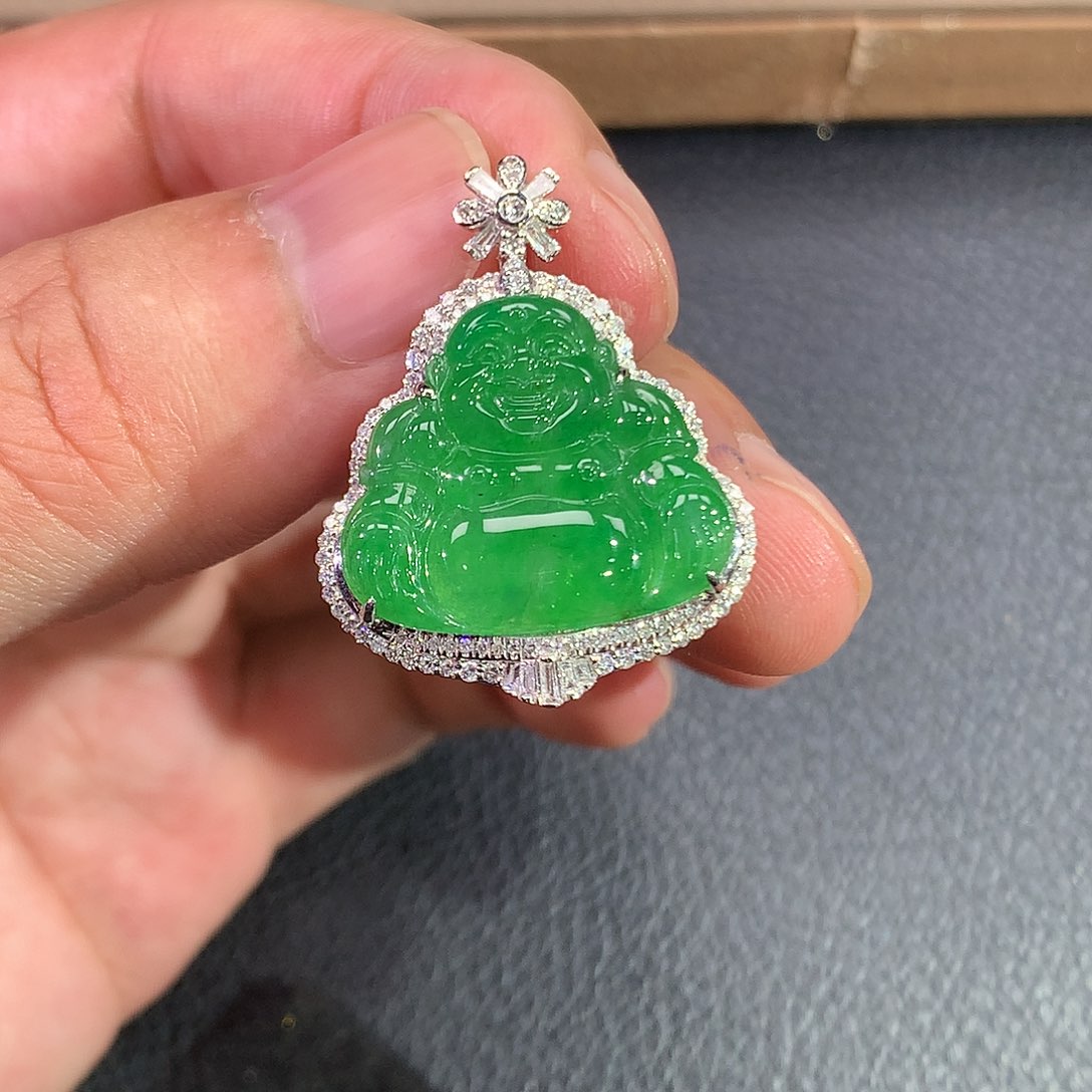 翡翠吊坠(赠链)18K金镶嵌