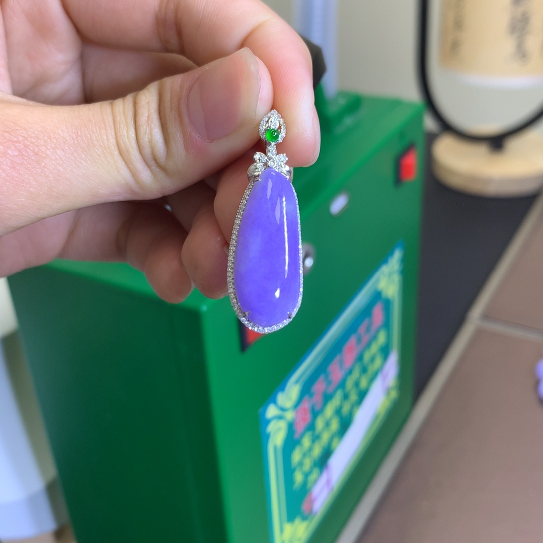 翡翠颈饰18K金镶嵌翡翠