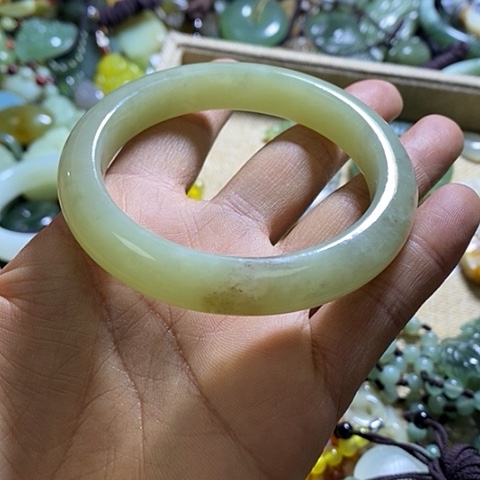 和田玉手镯未镶嵌57-58口径