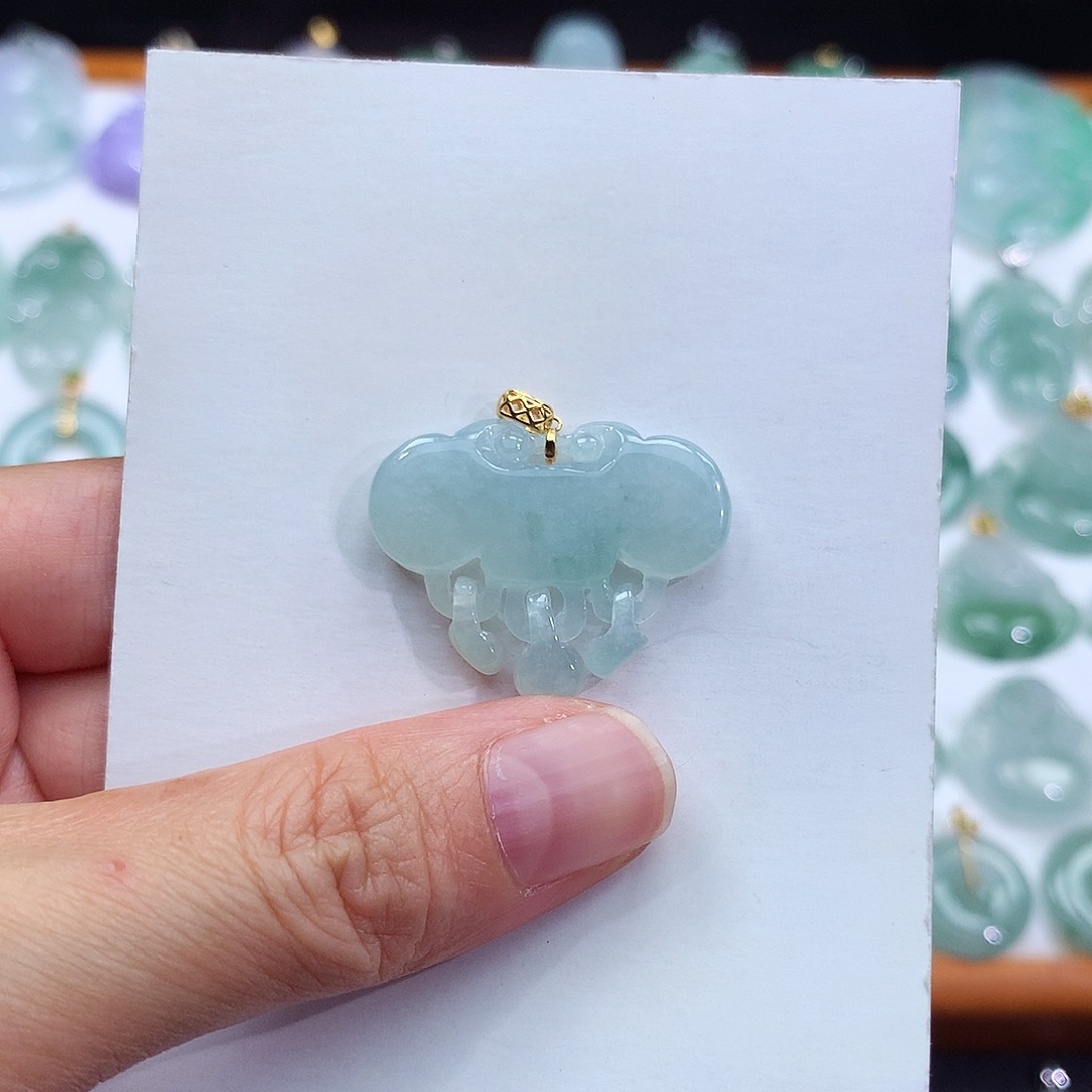 颈饰18K金镶嵌翡翠翡翠吊坠