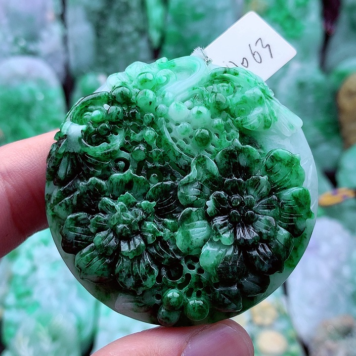 翡翠吊坠(不含链)未镶嵌