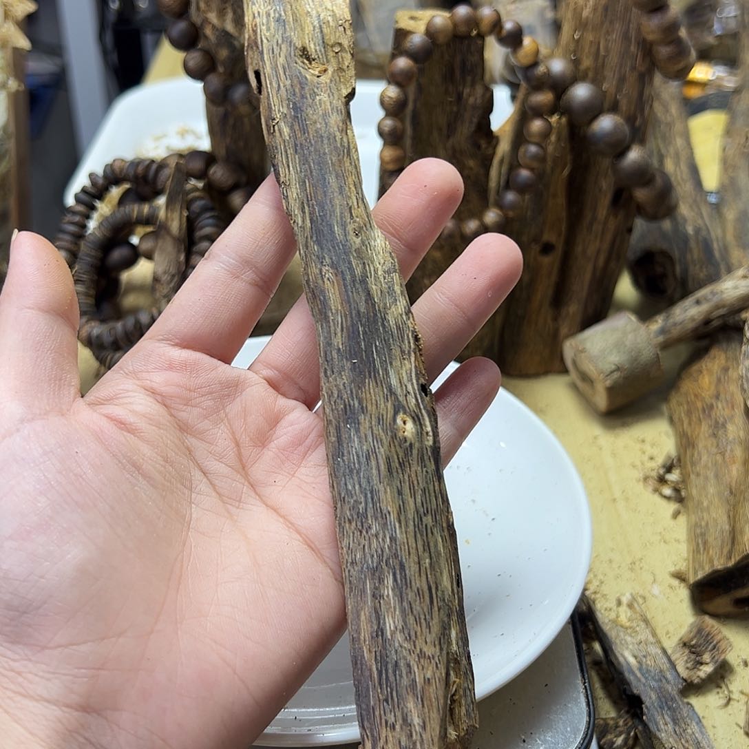 木绿奇楠虫漏39克