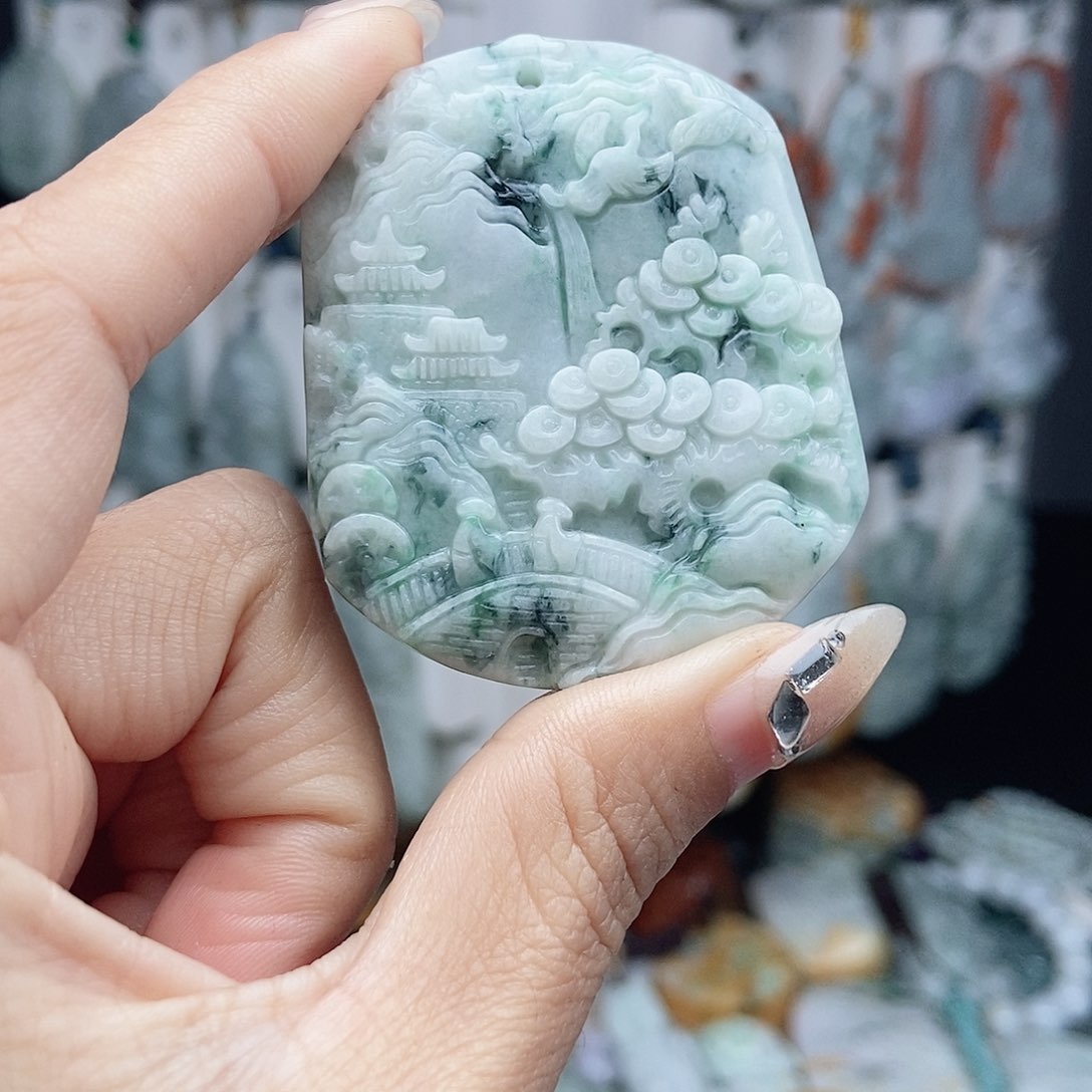 翡翠颈饰未镶嵌翡翠