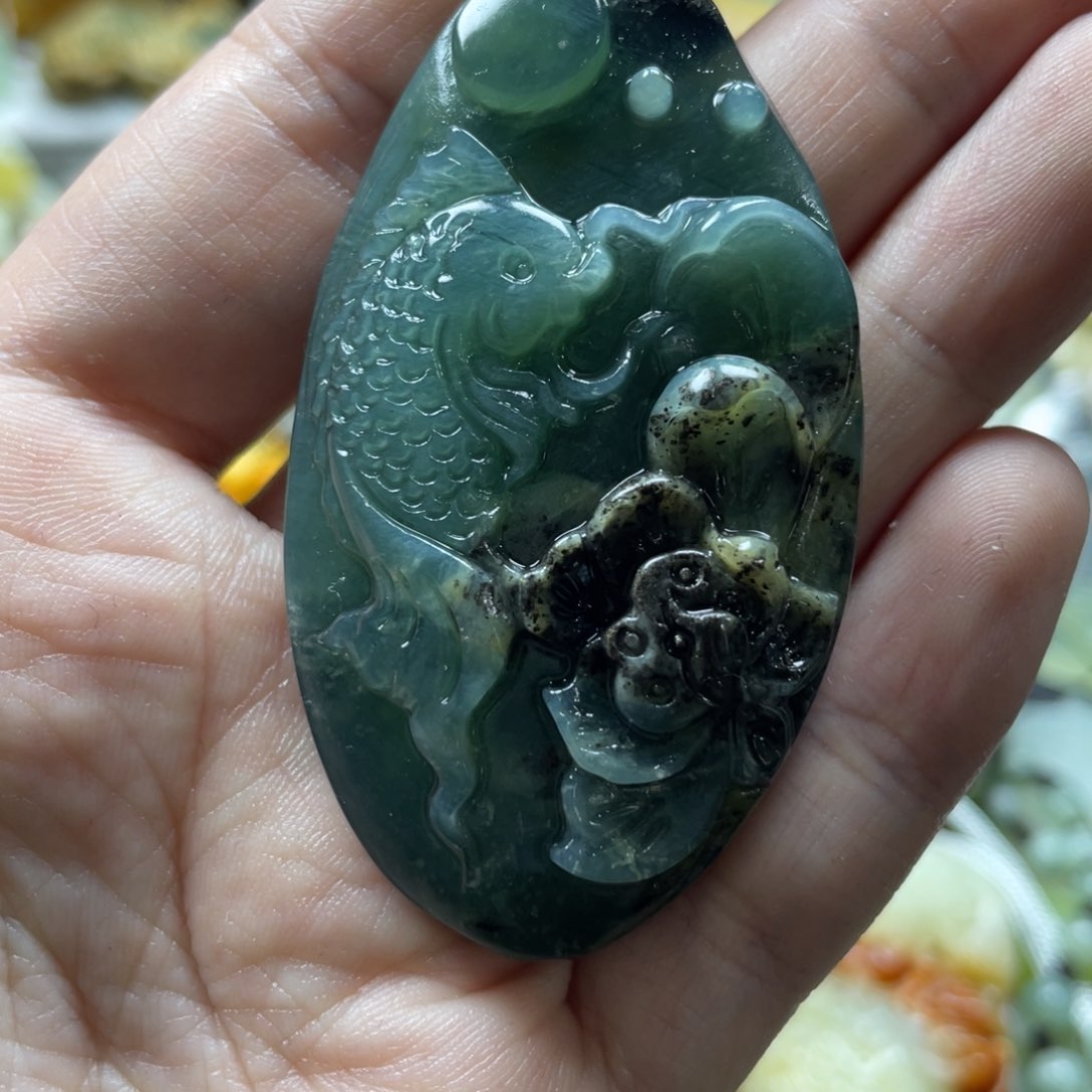 蛇纹石玉未镶嵌吊坠