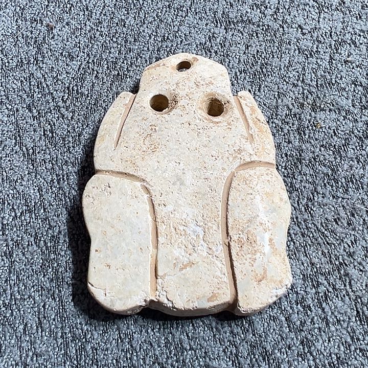 透闪石质玉未镶嵌颈饰
