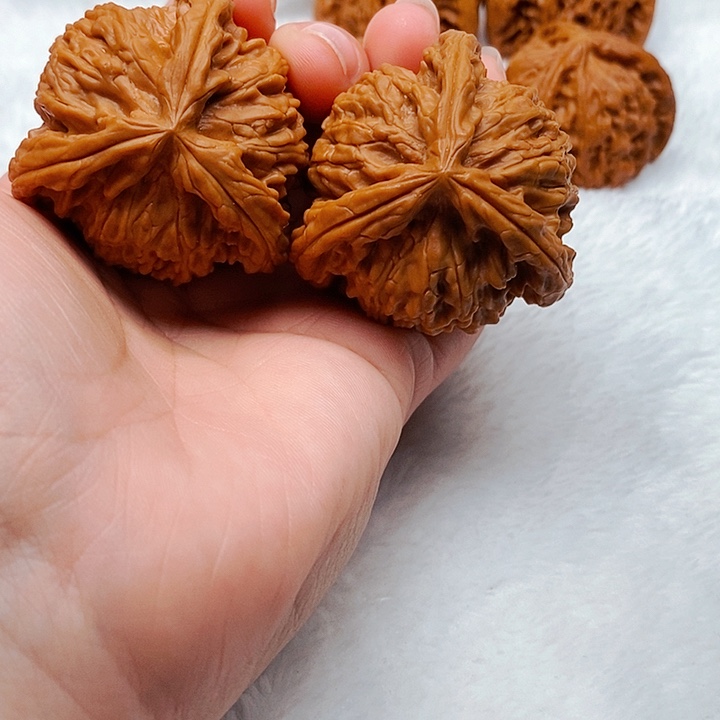 狼***腾文玩核桃吊坠三棱