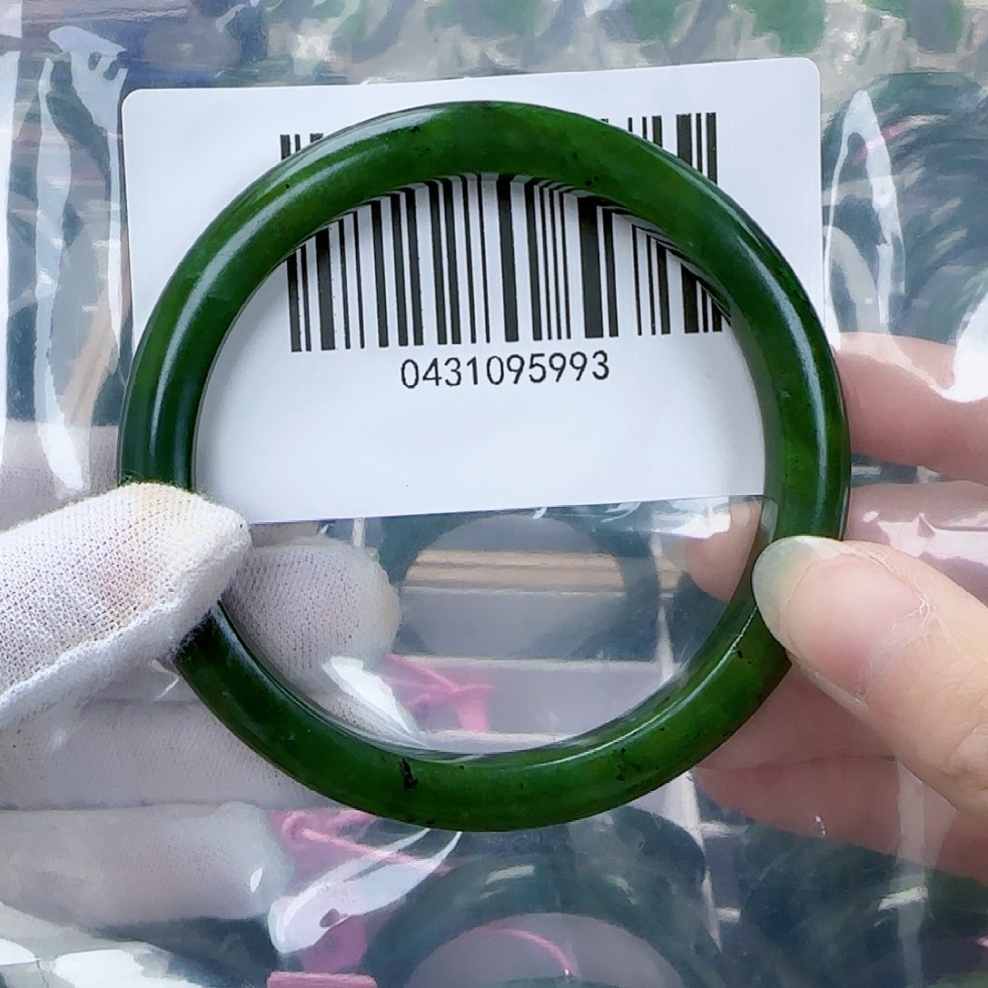 和田玉（碧玉）手镯未镶嵌64包容